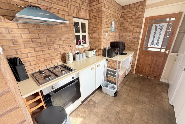 6, Eastfield Avenue Hooe Devon, Plymouth photo 4