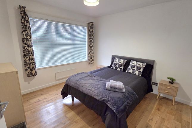 Milton Avenue, London photo 4