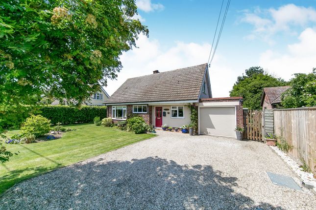 Thumbnail Bungalow for sale in Grove Hill, Belstead, Ipswich