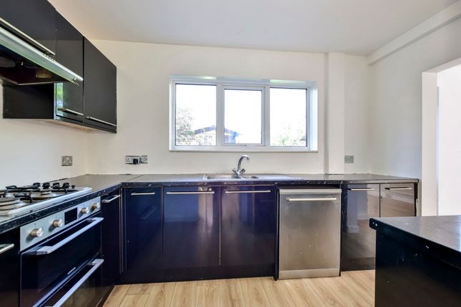 32 Tibbs Hill Road, Abbots Langley photo 5