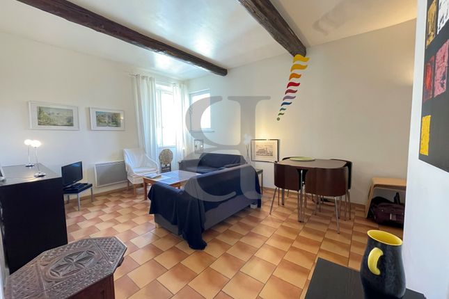 Apartment for sale in Vaison-La-Romaine, Provence-Alpes-Cote D'azur, 84110, France