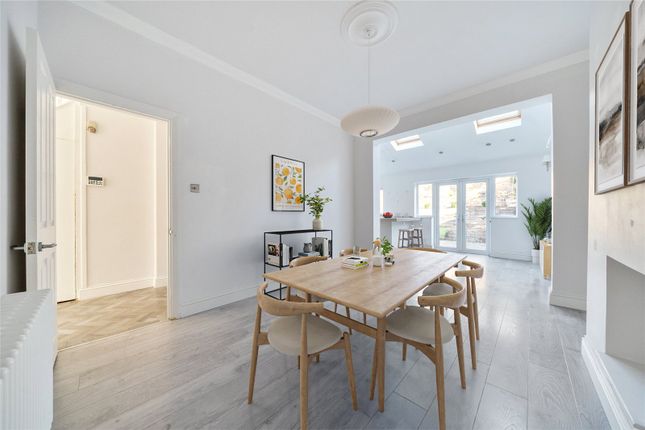 43, Rowan Walk, Bromley photo 4