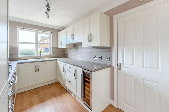 17, Corinthian Way, Hull photo 3