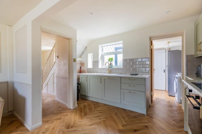 49, Laburnum Way, Penarth photo 4