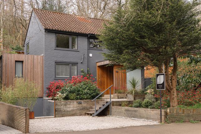 Thumbnail Detached house for sale in Bell Street, Reigate