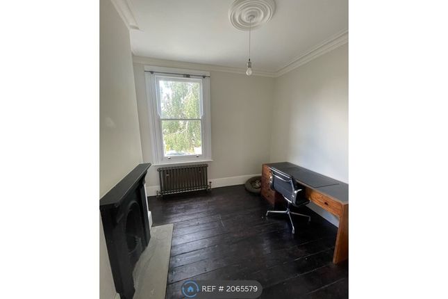 End terrace house to rent in Osborne Road, London