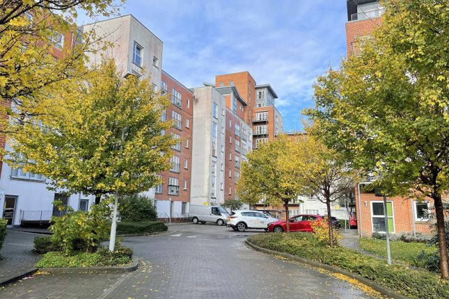 Flat 6, 12, Avenel Way, Poole photo 3