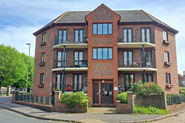 Flat for sale in Clarence Road, Gosport