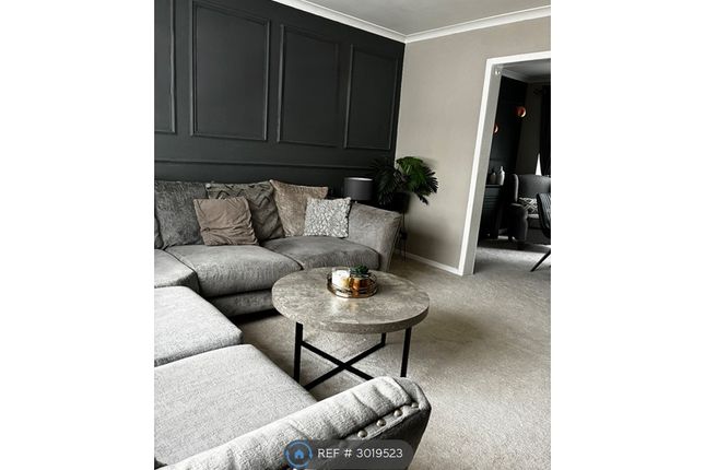 Poulton Crescent, Woolston, Warrington photo 5