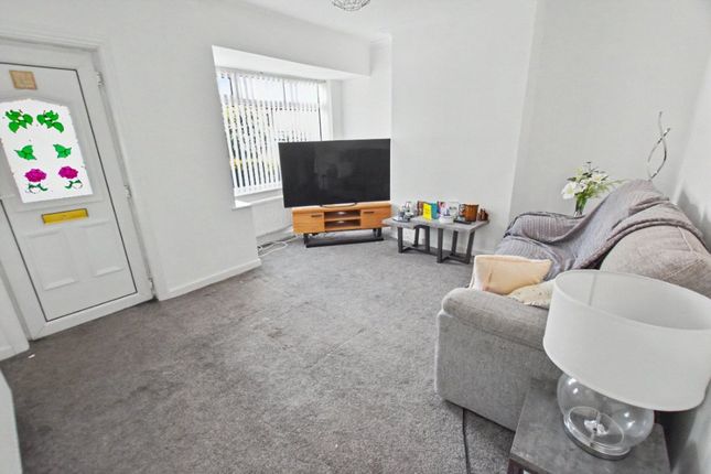 74, Highfield Avenue, West Yorkshire photo 2