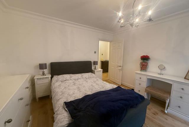 73, Ivy Drive, Lightwater photo 5