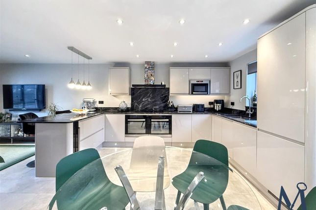 4, Clover Way, Leicester photo 3