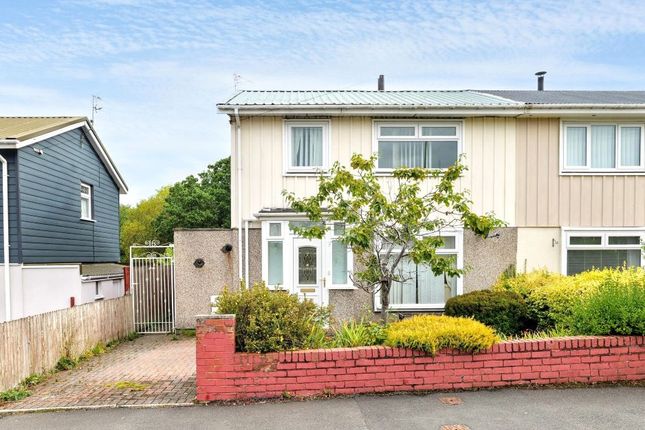 3-bed semi-detached on 16, Dunelm Road, Consett, £40,000
