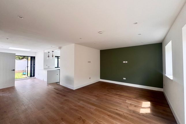 50c Firs Lane, London photo 4