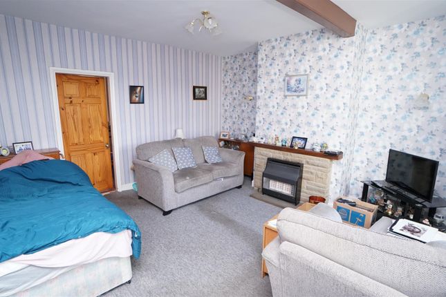 35, Holdsworth Square, Bradford photo 2