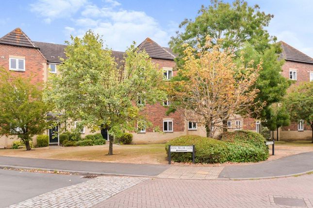 Thumbnail Flat to rent in Mandelbrote Drive, Oxford