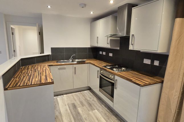6, Cumberland Avenue, Swinton photo 3