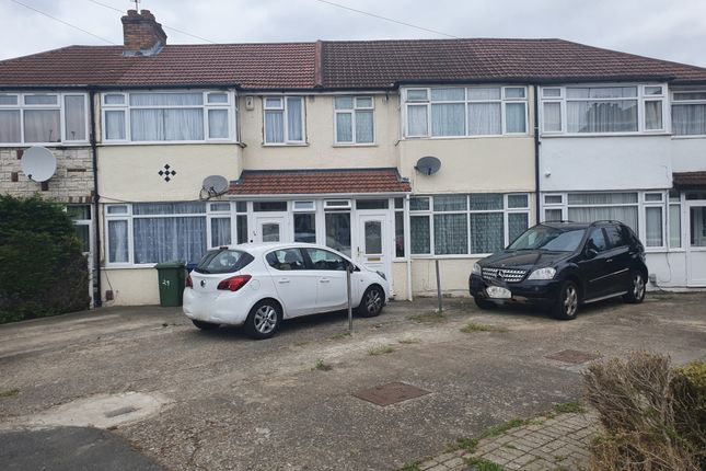 Thumbnail Terraced house for sale in Leighton Close, Queensbury