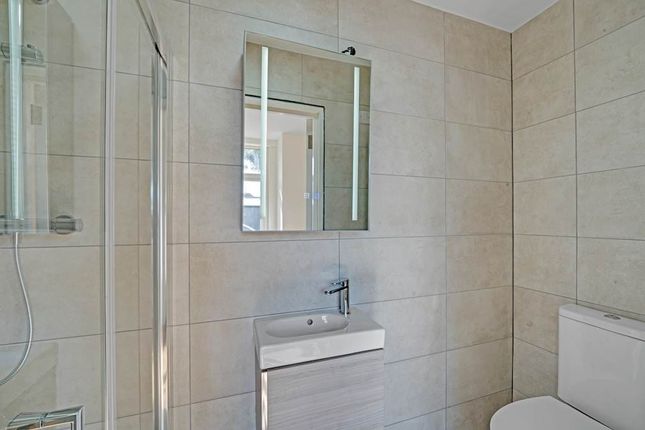 Flat 1, 8 The Grove, Greenford photo 4