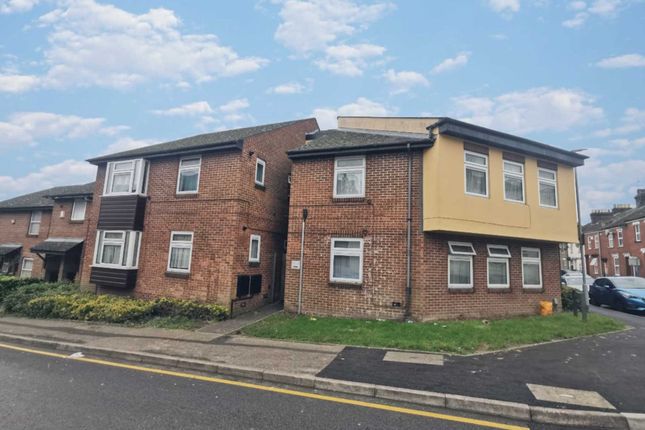 Thumbnail Flat for sale in Dumfries Street, Luton