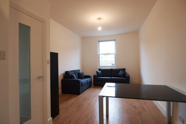 Thumbnail Flat to rent in Hornsey Road, Islington