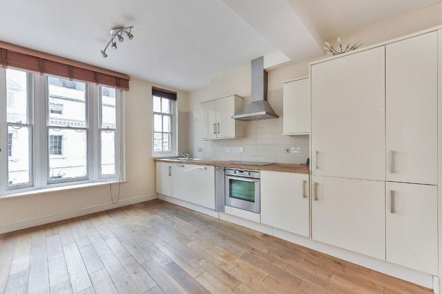 2 Bed Flat To Rent In Clerkenwell Green Clerkenwell London Ec1r