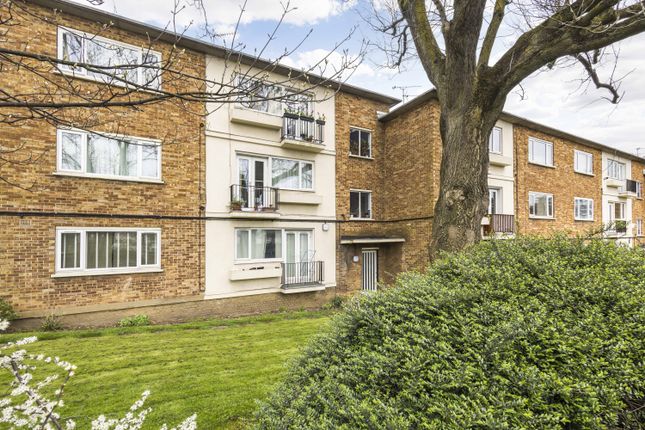 Thumbnail Flat for sale in Ashley Court, Ashley Court, Great North Way, London