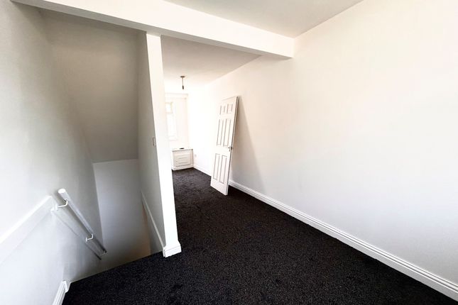 137a Oxford Street, Bridgend photo 4