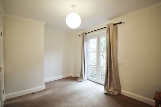 Flat for sale in Ravens Lane, Berkhamsted, Hertfordshire