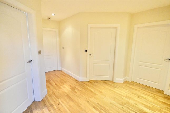 70 Iveshead Road, Loughborough photo 2