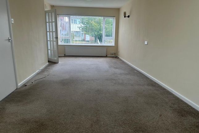 25, Eton Close, Leicester photo 2