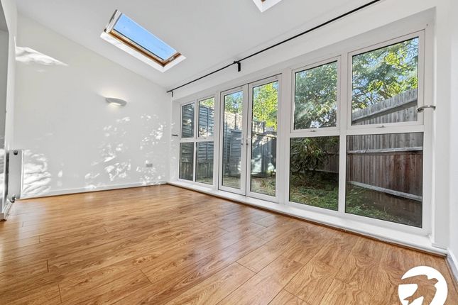 Egerton Close, Belvedere photo 2