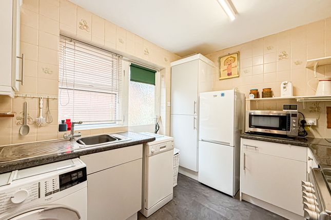64 Herdman Close, Liverpool photo 2
