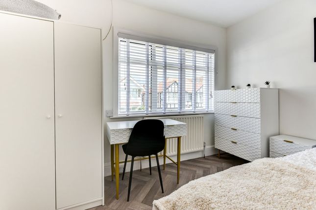 Room 2, 9, Stocker Road, Bognor Regis photo 3