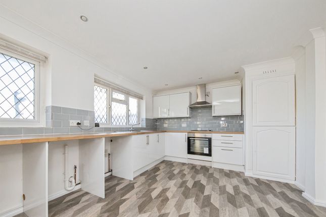 23, Elm Road, Clacton-On-Sea photo 4