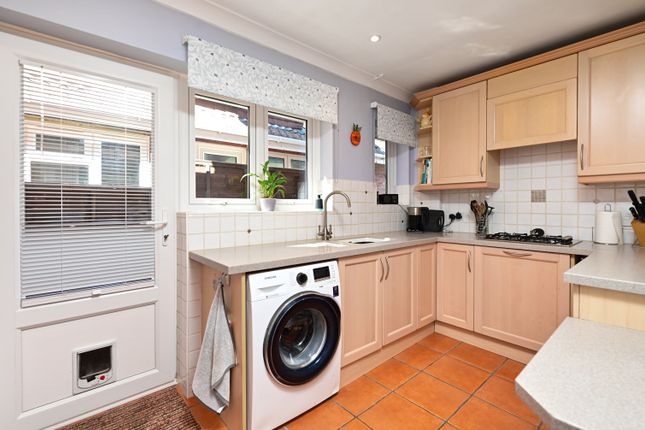52, Frogmore Park Drive, Camberley photo 4