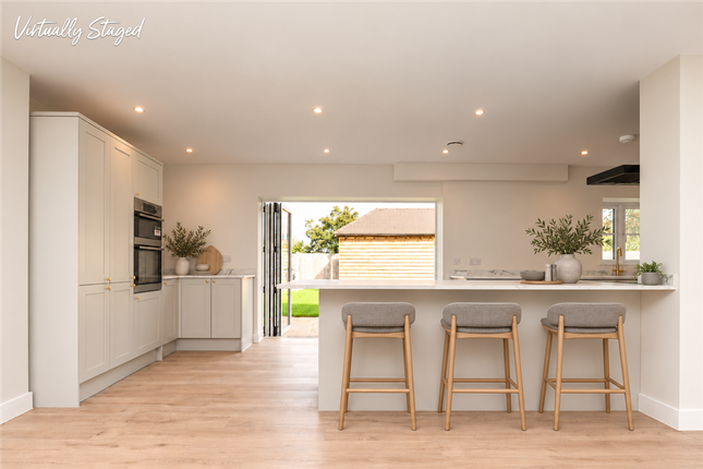 Sachel Court Drive, Alfold photo 4