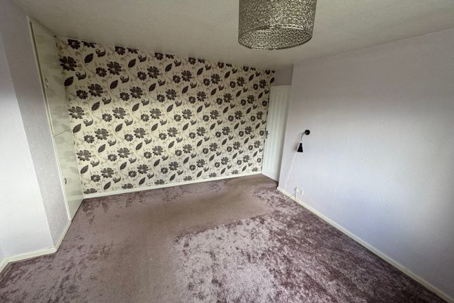 16, Well House Lane, Penistone photo 4