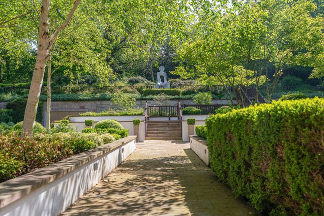 Flat for sale in The Bishops Avenue, Hampstead Garden Surburb, London N2