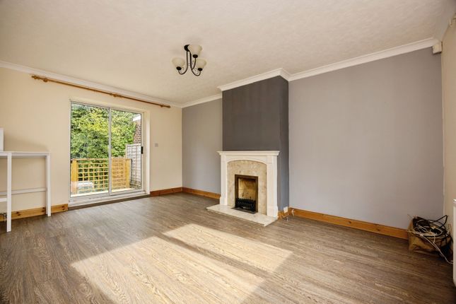 7, Sickle Road, Surrey photo 2