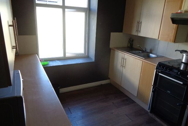Room 4, 854 Leeds Road, Bradford photo 5