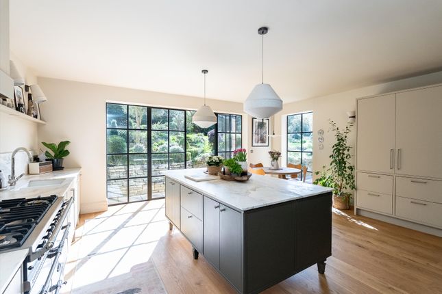 27, Ellerton Road, London photo 4