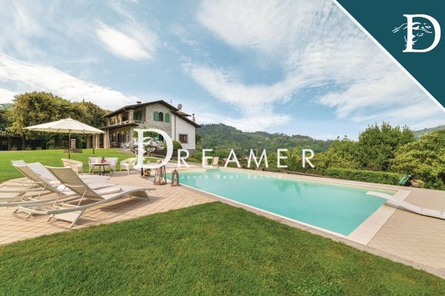 Thumbnail Villa for sale in Via Borgovecchio, Camaiore, Toscana