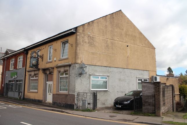 Thumbnail Pub/bar for sale in Commercial Road, Pontypool