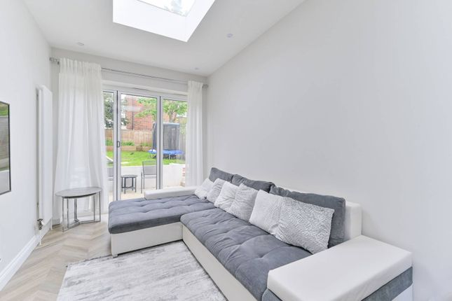 Thumbnail Flat for sale in Howberry Road, Thornton Heath