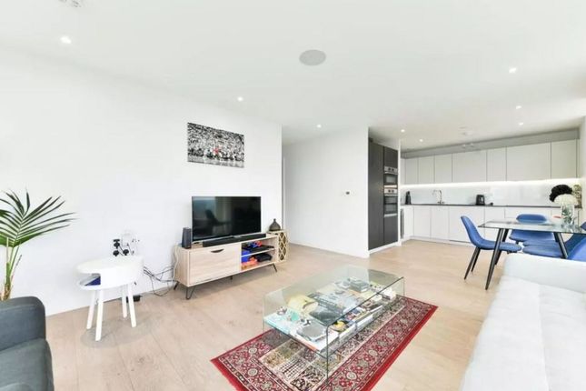 Thumbnail Flat to rent in Skylark Building, Woodberry Down