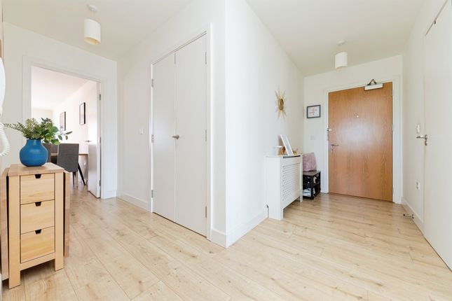 13, Clavering Court, The Ridgeway, HERTFORD photo 4