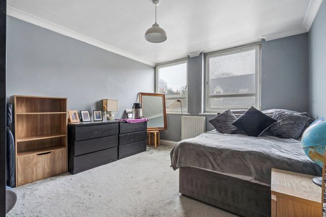 5, Flat  Iver Court, IVER photo 3