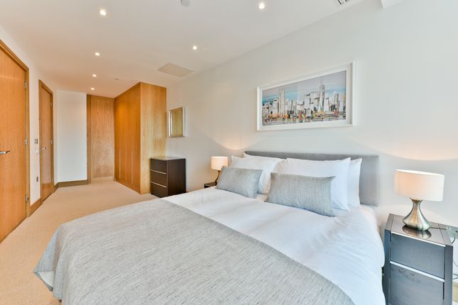 Thumbnail Flat to rent in Arena Tower, 25 Crossharbour Plaza, Canary Wharf
