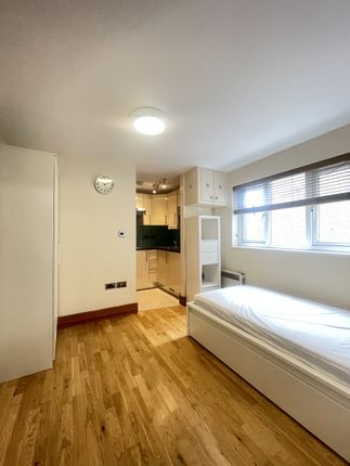 Thumbnail Studio to rent in Modern Studio Apartment, Chatsworth Road - E5, Fully Self Contained